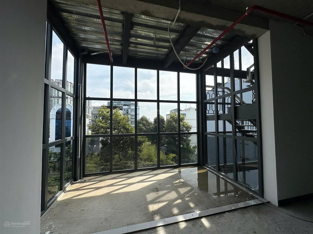 Cho thuê tòa building mới hoàn công 2700m2 đảo kim cương quận 2