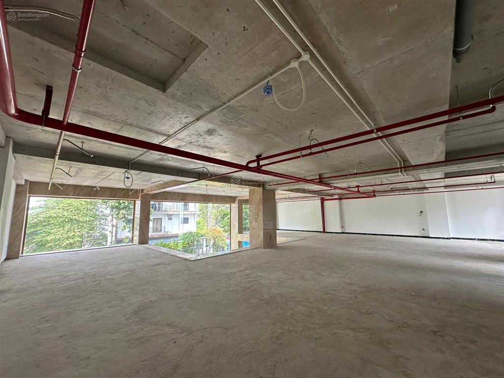 Cho thuê tòa building mới hoàn công 2700m2 đảo kim cương quận 2