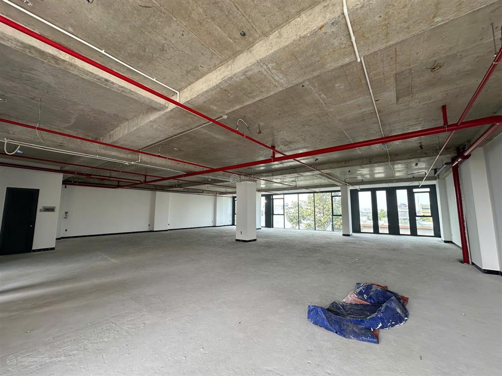 Cho thuê tòa building mới hoàn công 2700m2 đảo kim cương quận 2