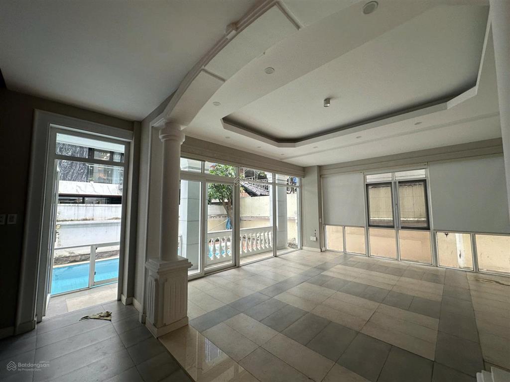 Biệt thự kiến trúc pháp sang trọng hồ bơi riêng | 1.500m2 8 phòng ngủ