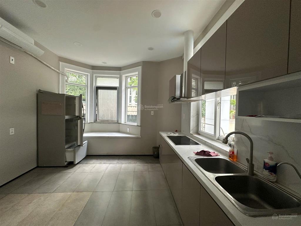 Biệt thự kiến trúc pháp sang trọng hồ bơi riêng | 1.500m2 8 phòng ngủ