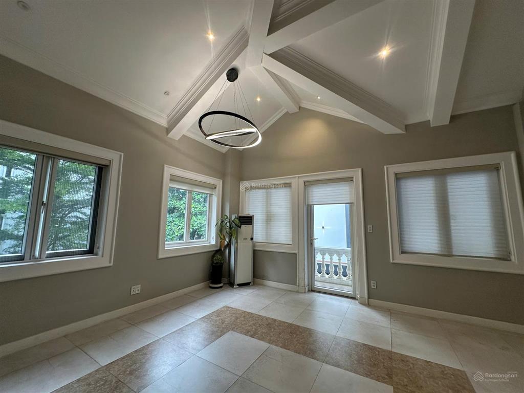 Biệt thự kiến trúc pháp sang trọng hồ bơi riêng | 1.500m2 8 phòng ngủ