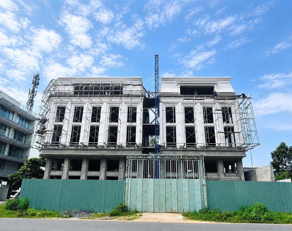 Cho thuê góc 2 mặt tiền 17x20 đảo kim cương quận 2