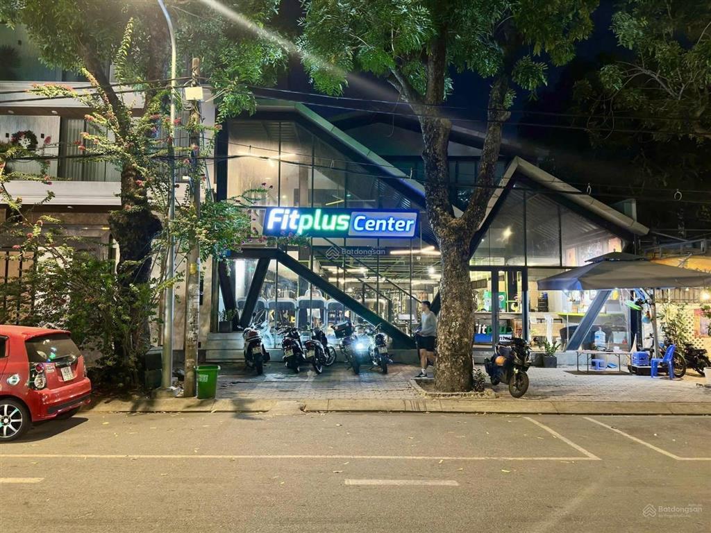 Cho thuê mặt bằng kinh doanh 12m trung tâm quận 7