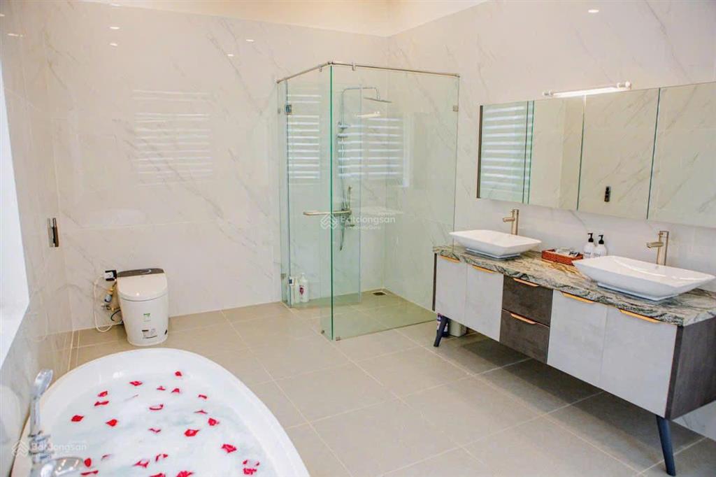 Cho thuê villa 750m2 trung tâm thảo điền