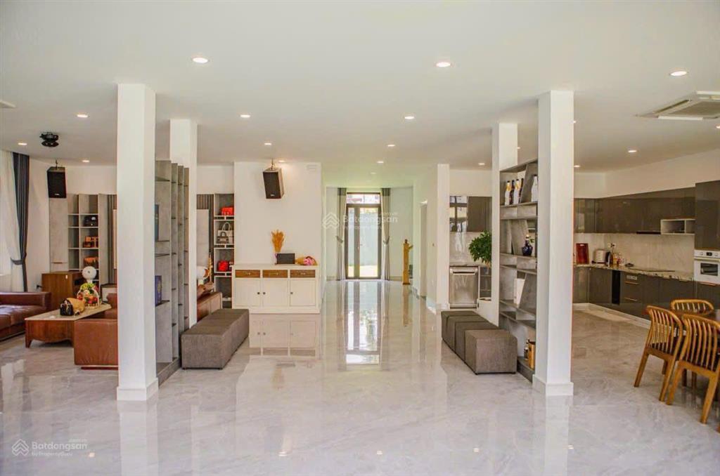 Cho thuê villa 750m2 trung tâm thảo điền