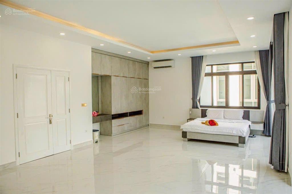 Cho thuê villa 750m2 trung tâm thảo điền