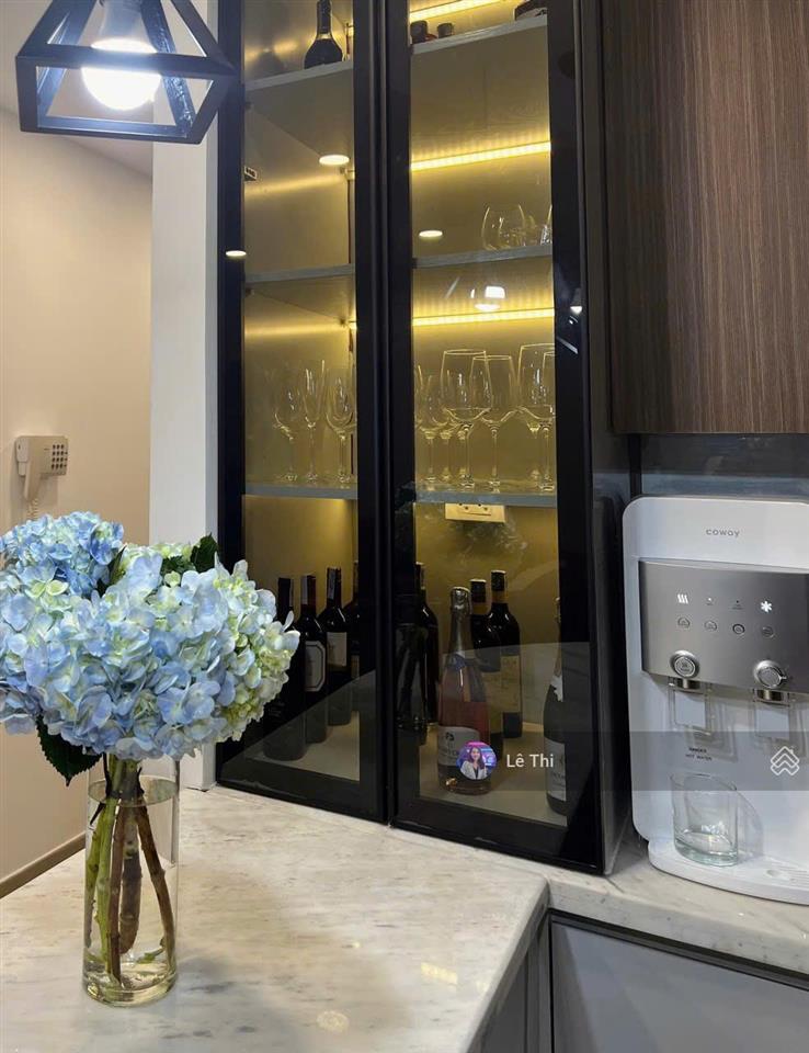 Bán ch sunrise city 2 phòng ngủ 97m2 view đông, giá 8 tỷ  0936 444 ***