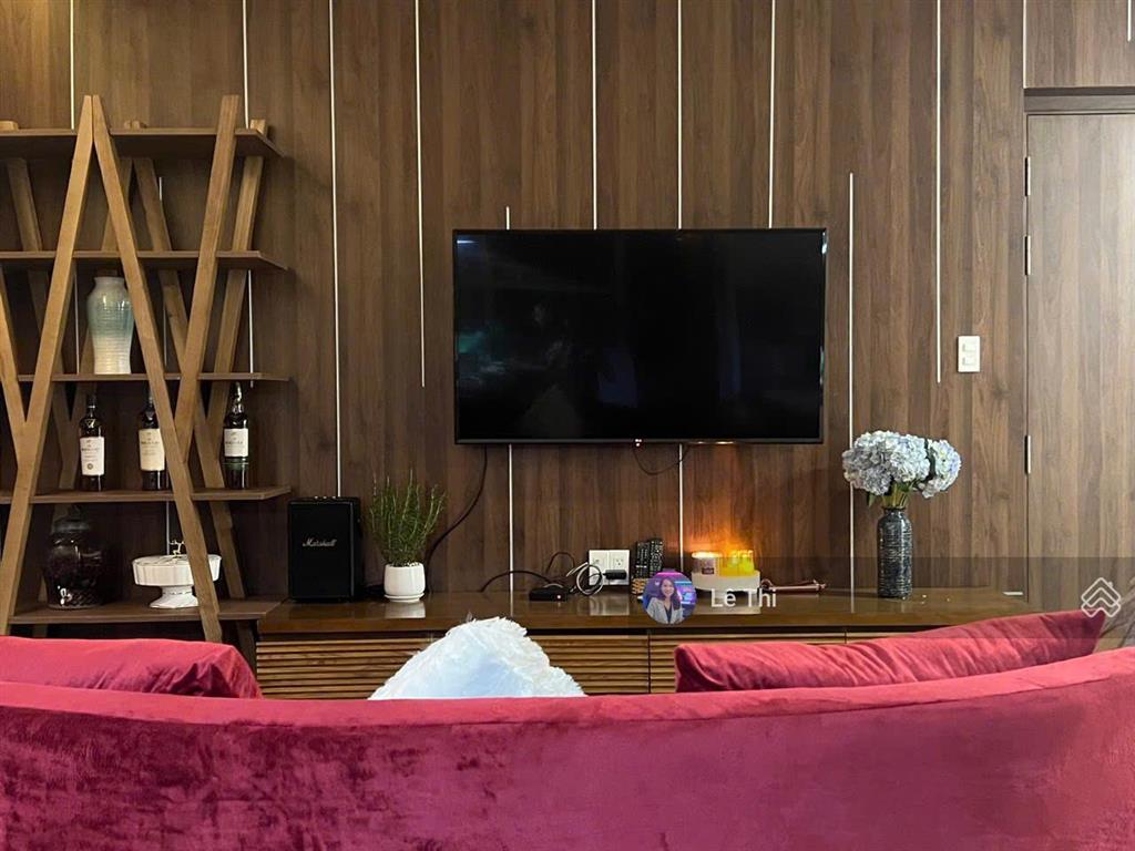 Bán ch sunrise city 2 phòng ngủ 97m2 view đông, giá 8 tỷ  0936 444 ***