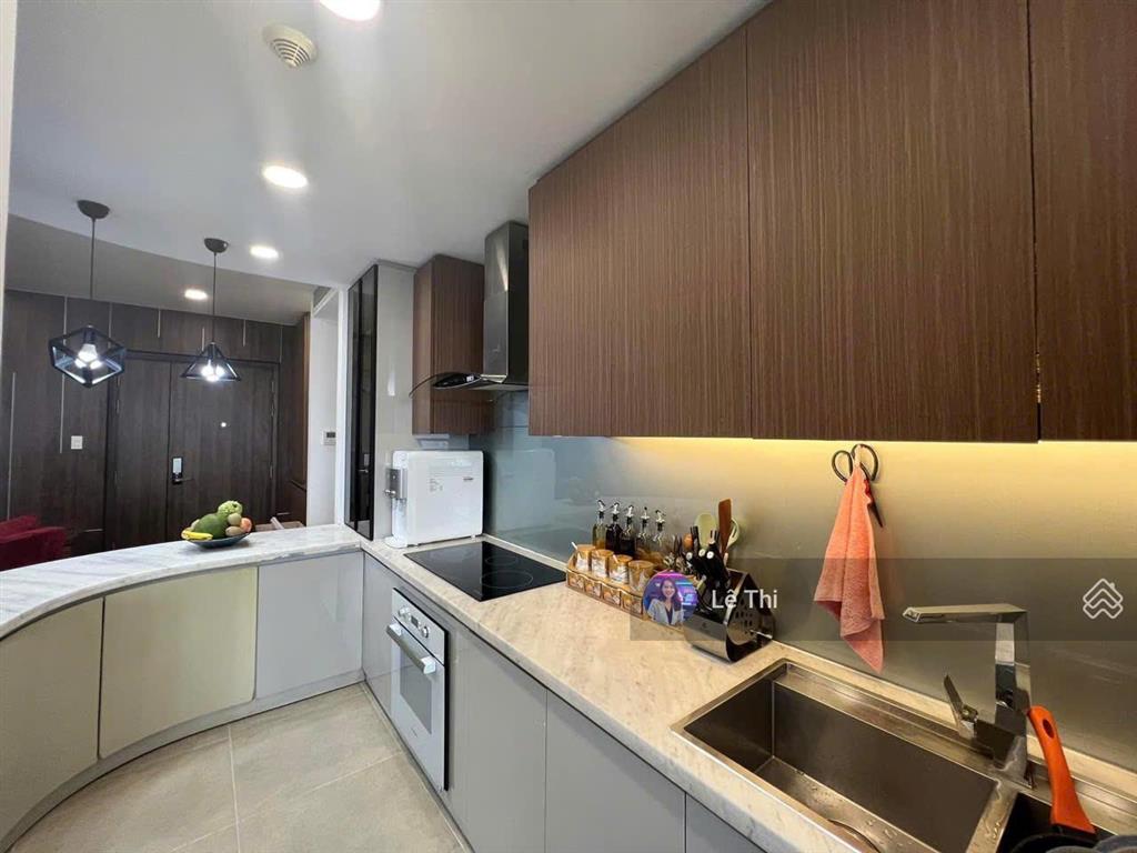 Bán ch sunrise city 2 phòng ngủ 97m2 view đông, giá 8 tỷ  0936 444 ***
