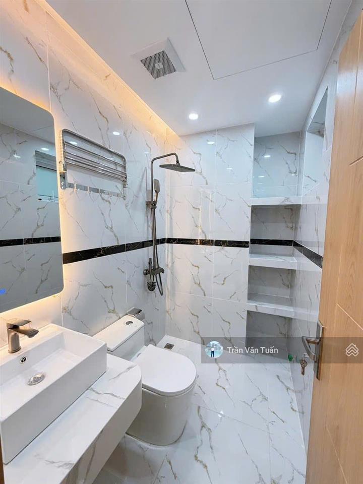 Bán ch chung cư tòa b10a  kđt nam trung yên, nguyễn chánh, 65m 2pn + 2wc, full nội thất, giá 6 tỷ
