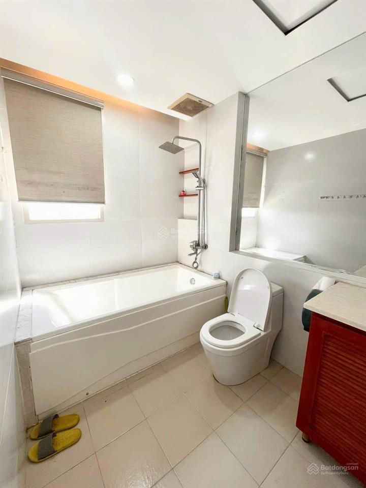 Bán nhanh căn hộ la casa, 3pn 2wc 1 kho tầng cao  128m² giá 6tỷ400 thương lượng