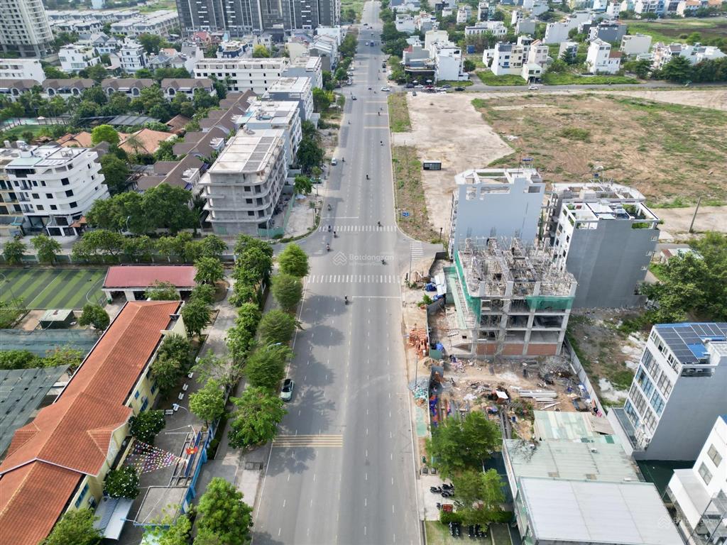 Bán lô đất xây dựng building 7lầu, dt 8*21=168m2, sổ cá nhân, mt trương văn bang, p.tml,tthc quận 2