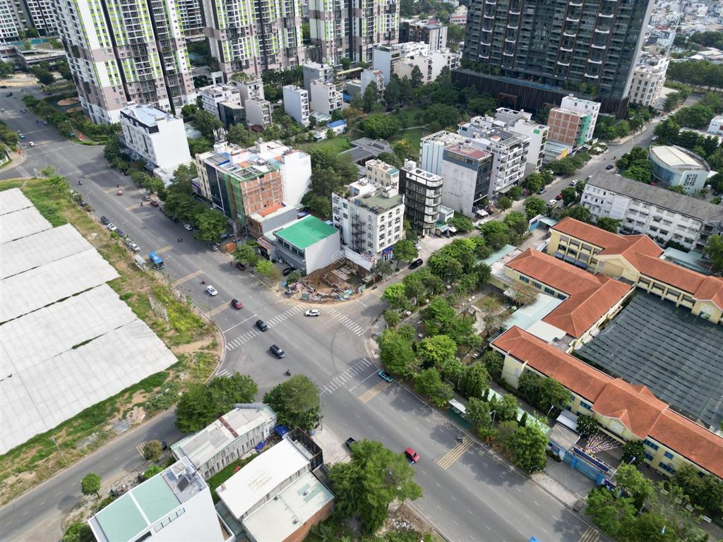 Bán lô đất xây dựng building 7lầu, dt 8*21=168m2, sổ cá nhân, mt trương văn bang, p.tml,tthc quận 2