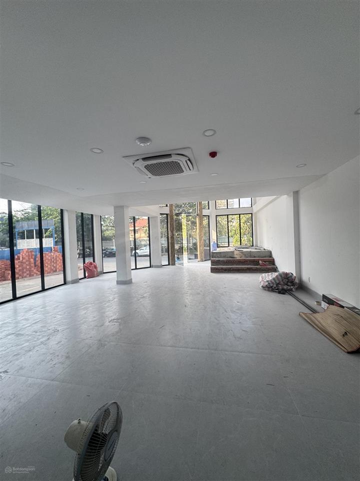 Cho thuê building 7 lầu góc 2mt nguyễn văn kỉnh,p.tml, tthc quận 2  ngay sát tttc thủ thiêm
