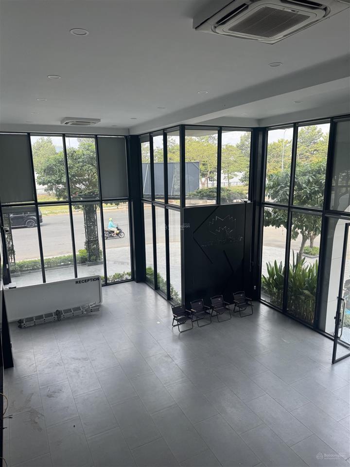 Cho thuê tòa nhà mt trần quý kiên, vị trí đẹp quận 2, góc 2mt view trực diện sông sài gòn