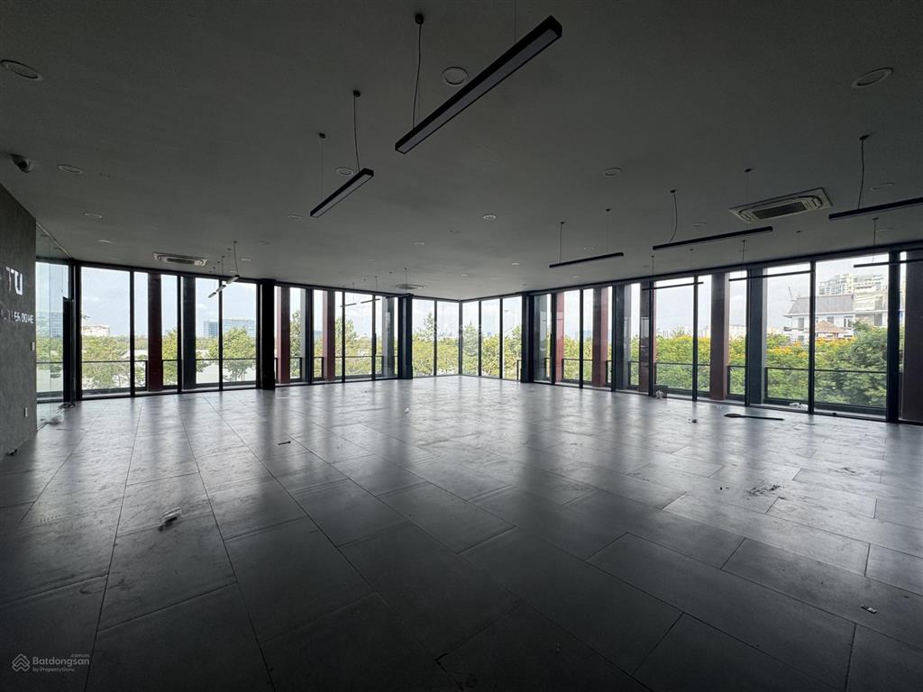 Cho thuê tòa nhà mt trần quý kiên, vị trí đẹp quận 2, góc 2mt view trực diện sông sài gòn