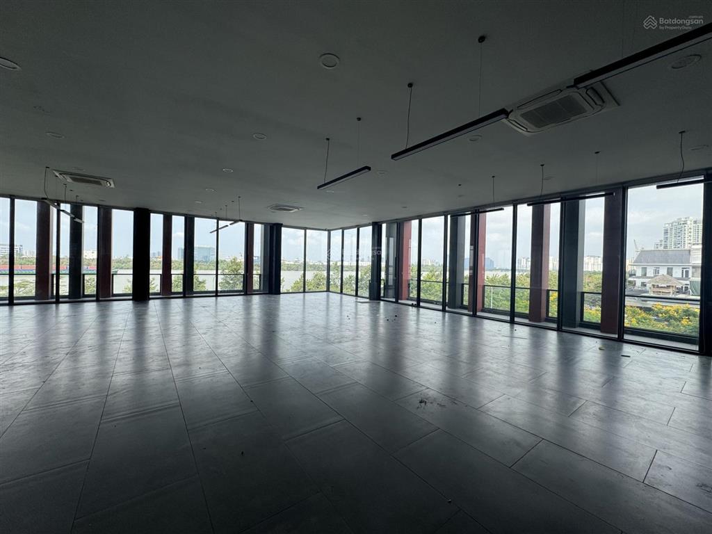 Cho thuê tòa nhà mt trần quý kiên, vị trí đẹp quận 2, góc 2mt view trực diện sông sài gòn