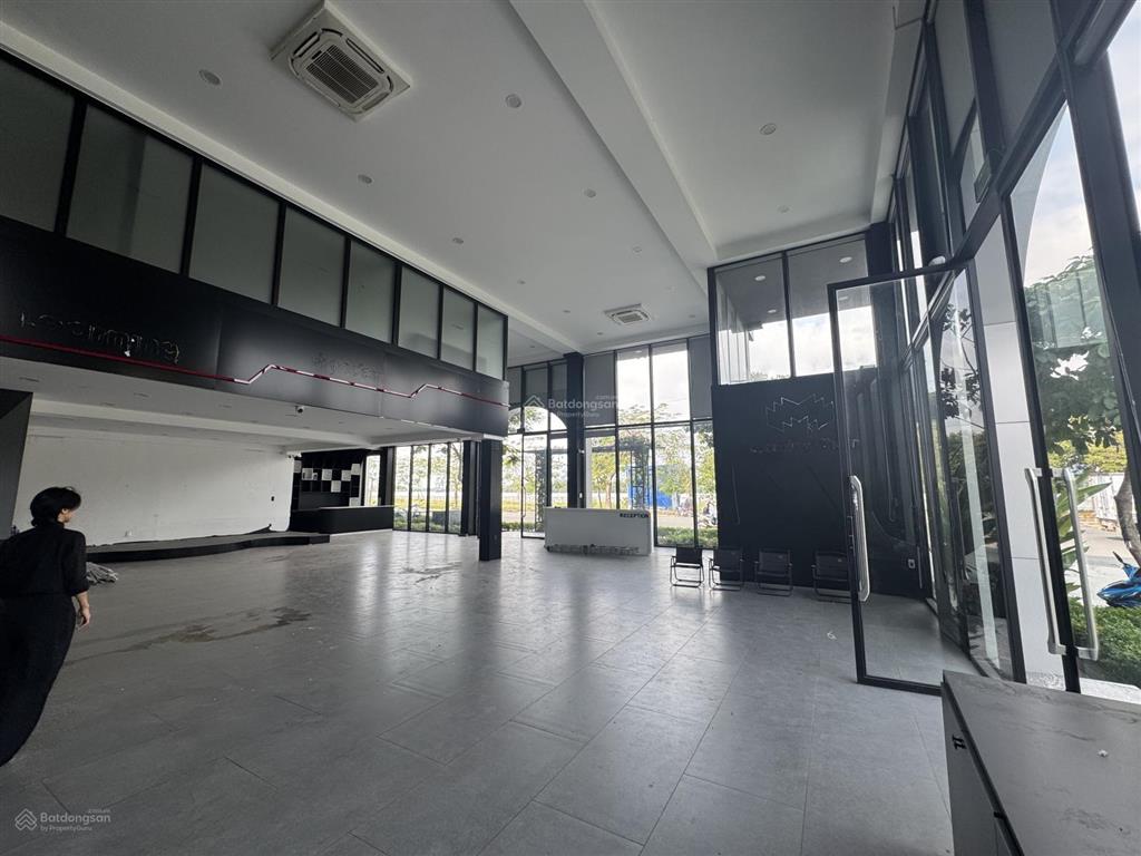 Cho thuê tòa nhà mt trần quý kiên, vị trí đẹp quận 2, góc 2mt view trực diện sông sài gòn