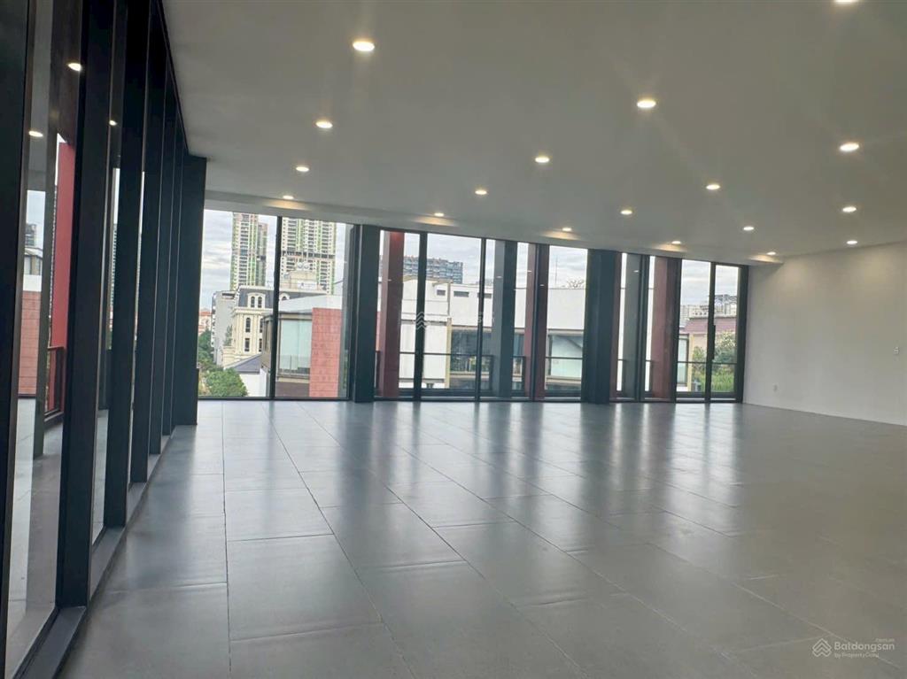 Cho thuê tòa nhà mt trần quý kiên, vị trí đẹp quận 2, góc 2mt view trực diện sông sài gòn