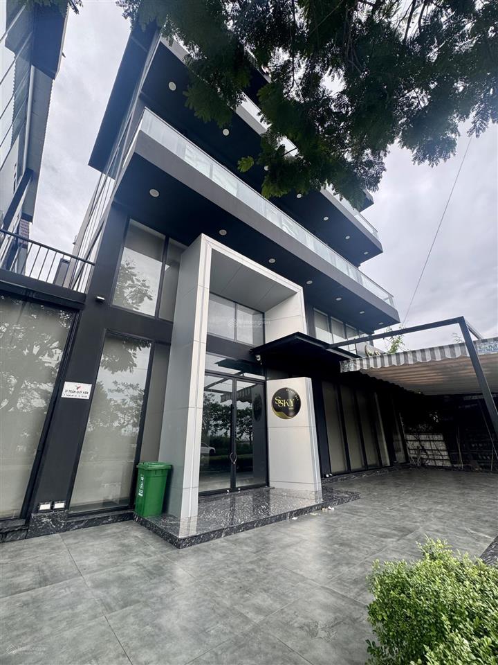 Hot! cho thuê tòa nhà view trực diện sông sài gòn phù hợp văn phòng, showroom, 31 trần quý kiên