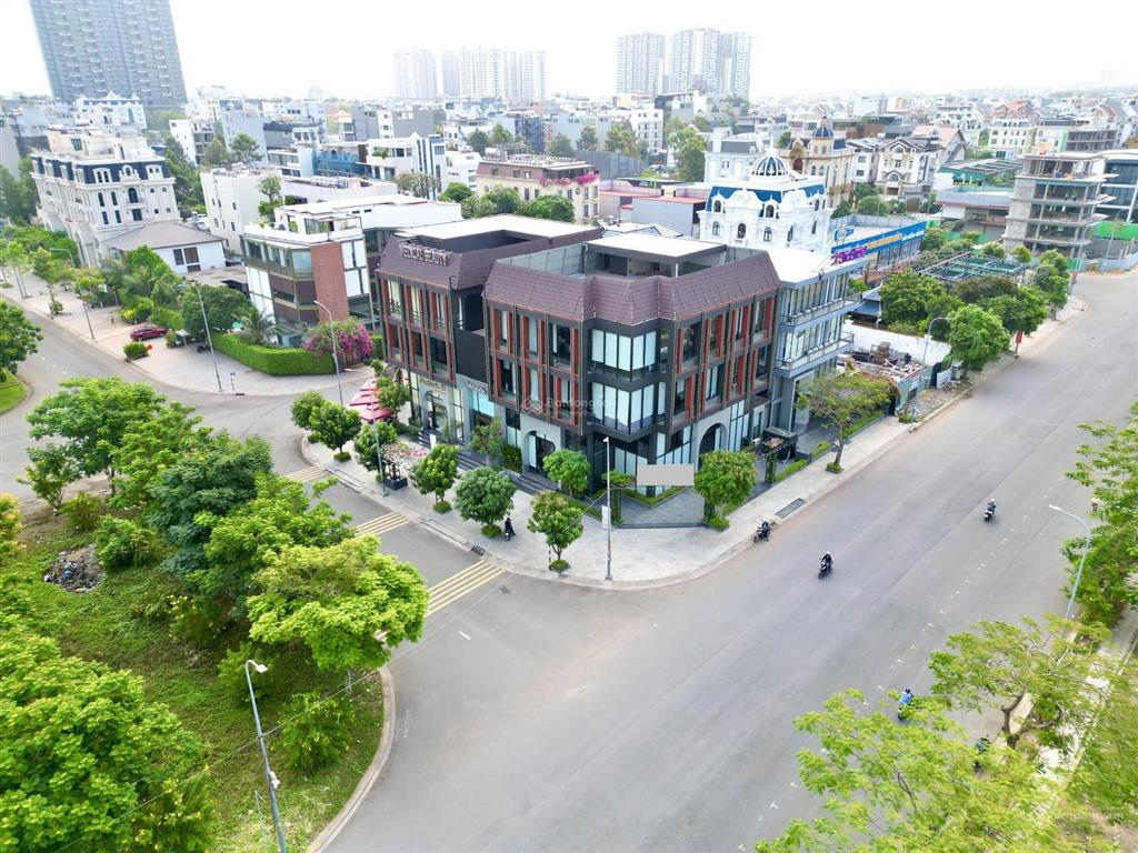 Hot! cho thuê tòa nhà view trực diện sông sài gòn phù hợp văn phòng, showroom, 31 trần quý kiên