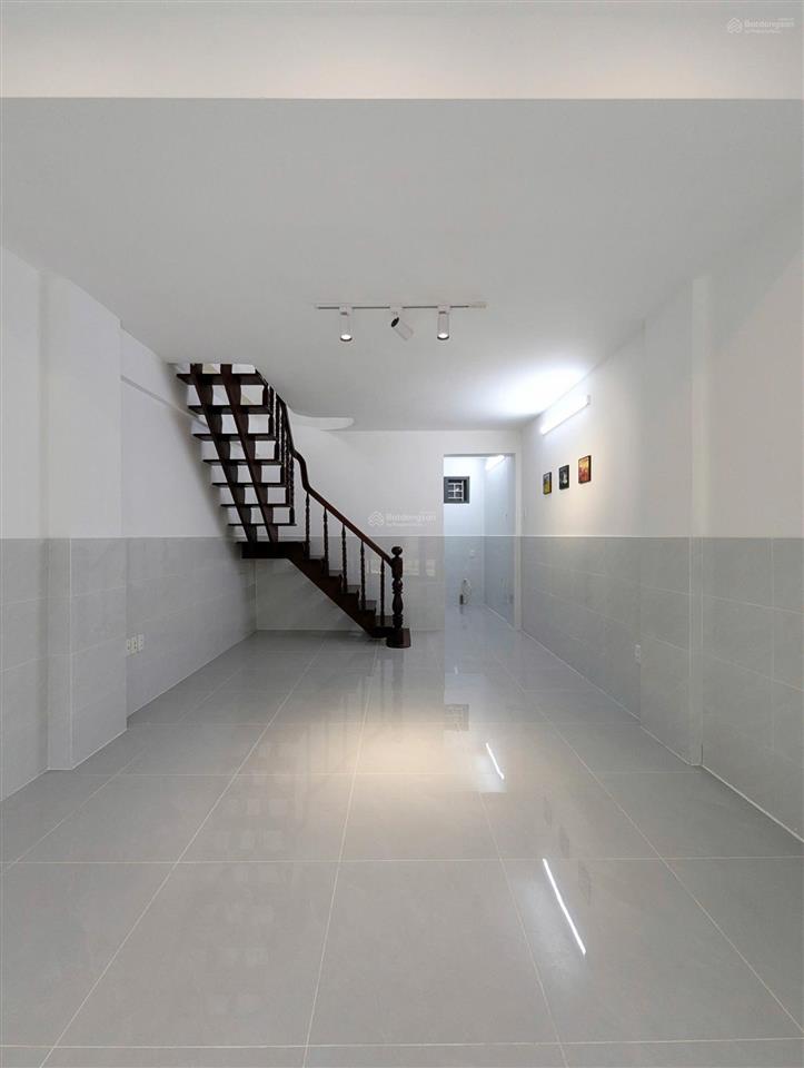 Chính chủ cần bán căn hộ tầng trệt  chung cư cây mai quận 11