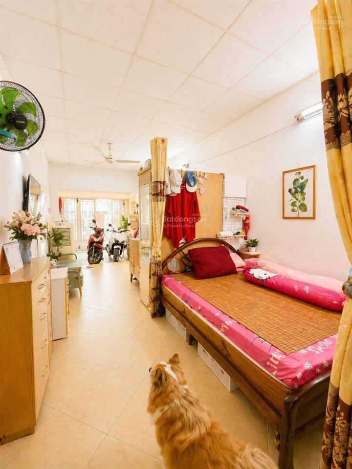 Nhà hxh thông . 2 tầng. 50m2 . 2pn . 2wc . sổ hoàn công đủ .gần chợ bà chiểu .