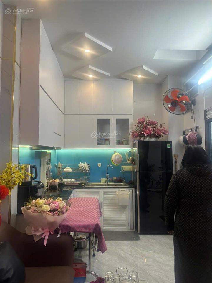 Bán nhà 2 tầng gần biển hẻm 120 hùng vương nha trang giá 5,5 tỷ diện tích 28,4m2  ngang