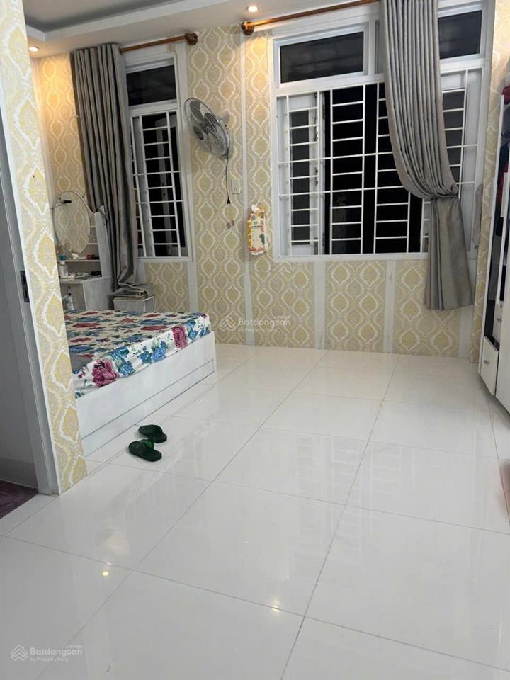 Bán nhà 2 tầng gần biển hẻm 120 hùng vương nha trang giá 5,5 tỷ diện tích 28,4m2  ngang