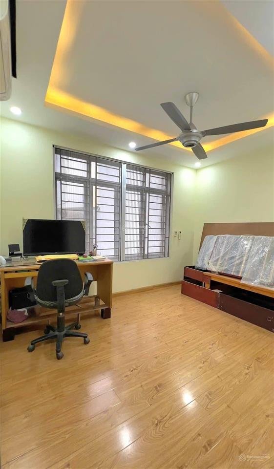 Bán nhà đẹp mỹ đình 1 46.5m2 4 tầng 9.75 tỷ nhà góc 2 mặt ngõ, ô tô vào, gần chợ lớn