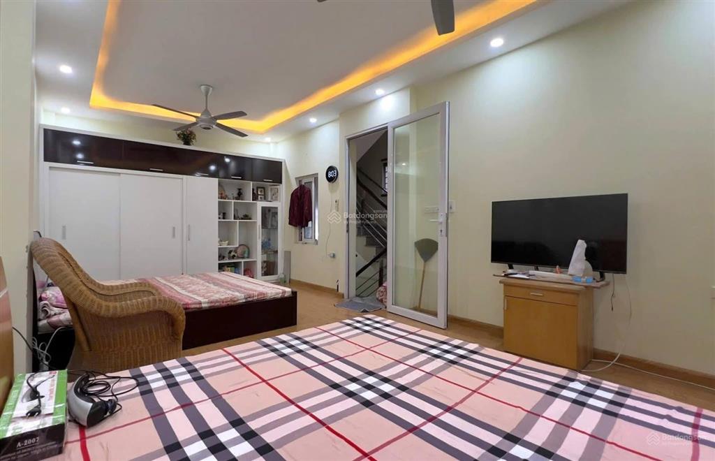 Bán nhà đẹp mỹ đình 1 46.5m2 4 tầng 9.75 tỷ nhà góc 2 mặt ngõ, ô tô vào, gần chợ lớn