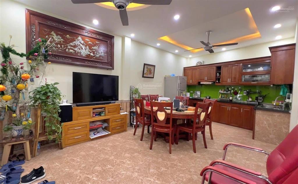 Bán nhà đẹp mỹ đình 1 46.5m2 4 tầng 9.75 tỷ nhà góc 2 mặt ngõ, ô tô vào, gần chợ lớn