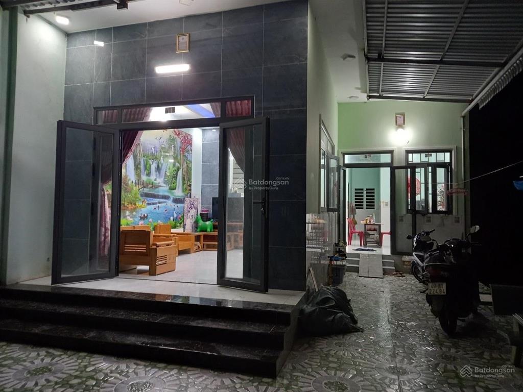 Bán nhà, mặt tiền đường nhựa, 3pn, diện tích 259m², có 150m² thổ cư tại vĩnh tân, bình dương