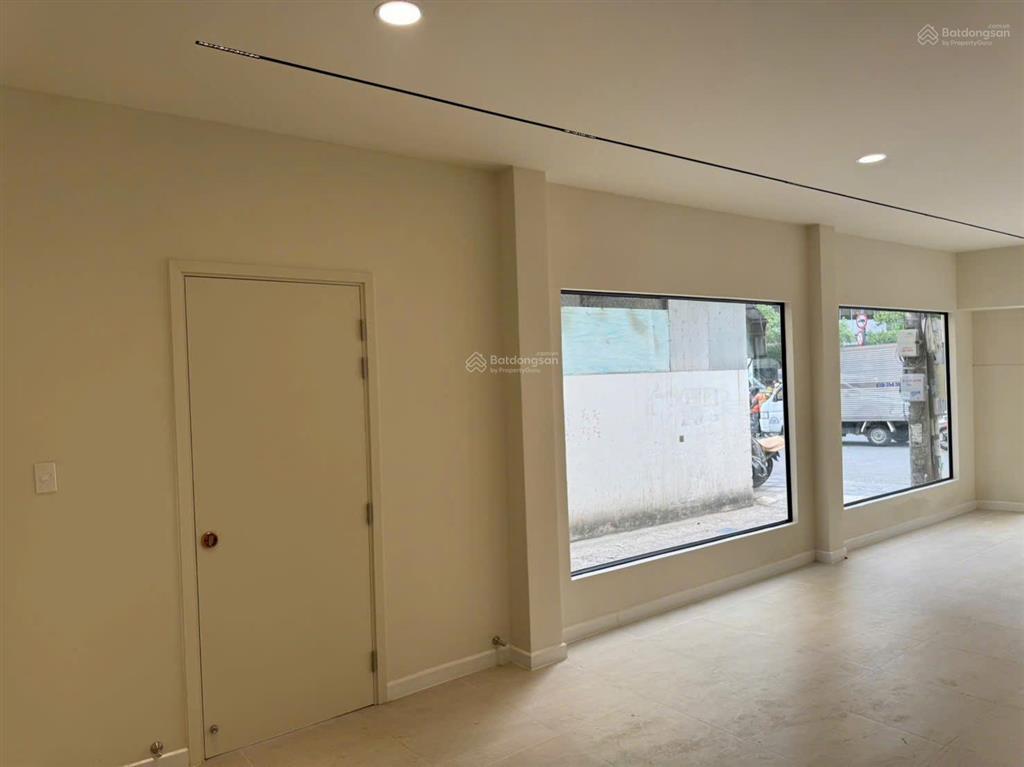 Hot bán nhà hẻm 150 đường nguyễn trãi,bến thành, quận 1, dt4.2x24m, giá đầu tư chỉ 260tr m2