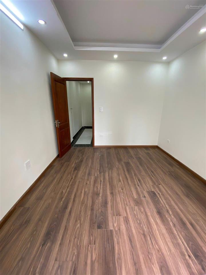 Nhà yên nghĩa vị trí cực đẹp10m ra trục chính ô tô đỗ ngày đêmtrên 4 tỷ không có căn nào đẹp hơn