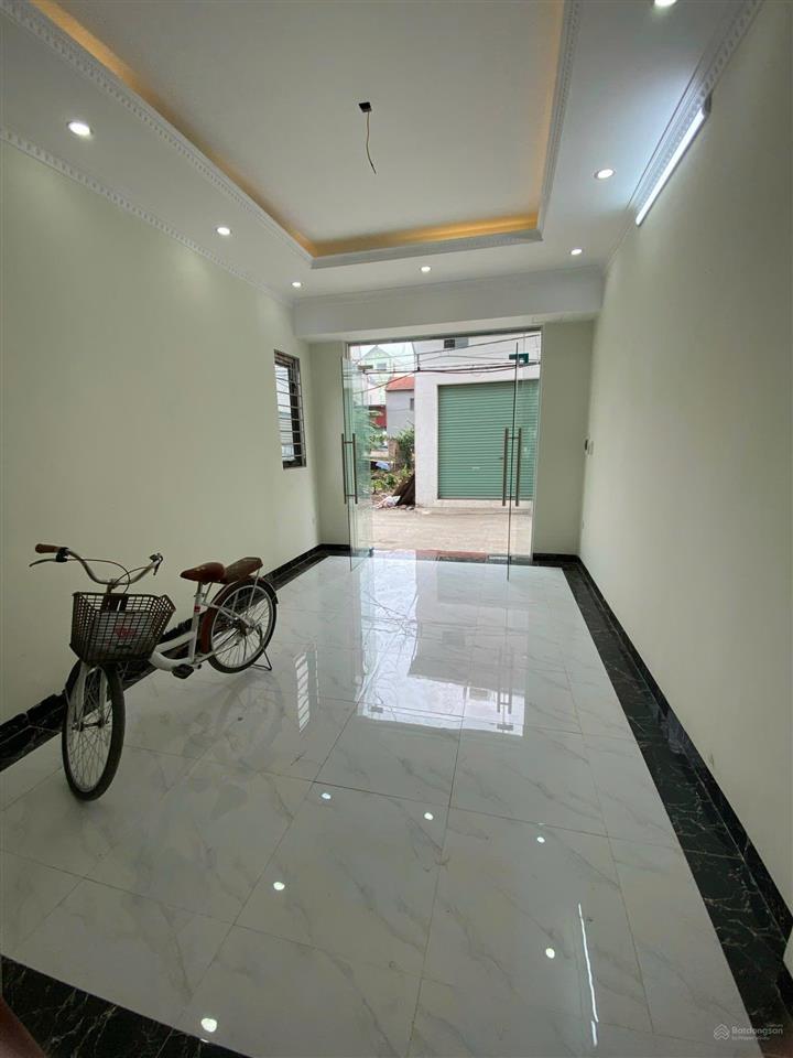 Nhà yên nghĩa vị trí cực đẹp10m ra trục chính ô tô đỗ ngày đêmtrên 4 tỷ không có căn nào đẹp hơn