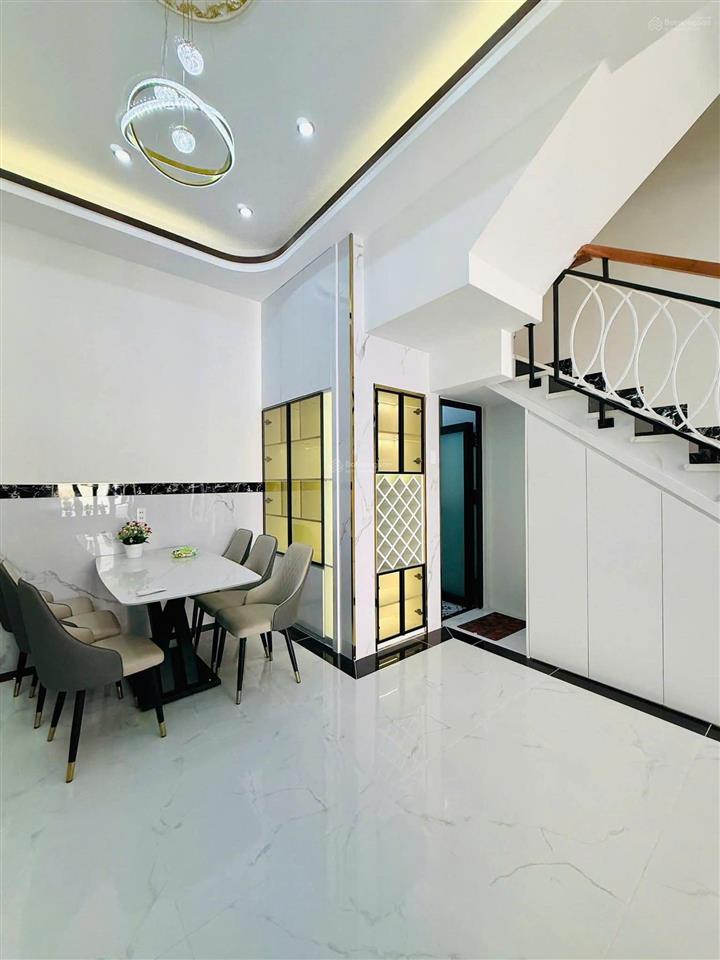 Bán nhà lý chiêu hoàng, 5 x 12, 4 tầng btct, 4pn có sân thượng, nội thất đẹp,hẻm nhựa 6m an ninh