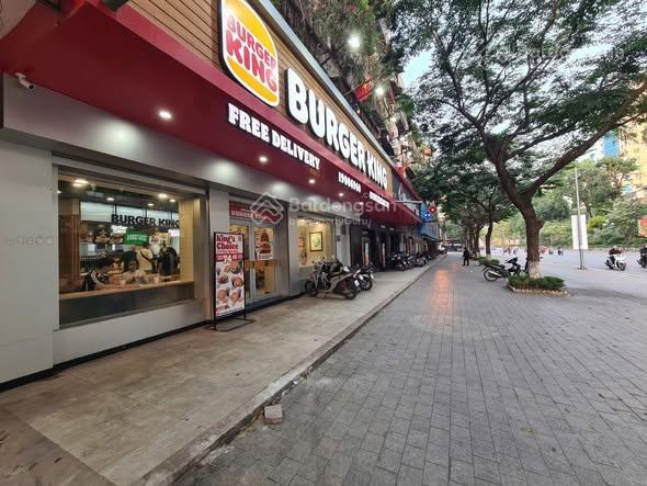 Cho thuê mặt bằng kinh doanh đẹp, vị trí đắc địa tại c4, giảng võ, 125 triệu, 126m2 mt 10m
