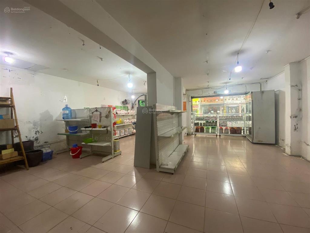 Cho thuê mặt bằng kinh doanh 1517 đội cấn 87m2 mt 7,2m giá rẻ phí nửa tháng