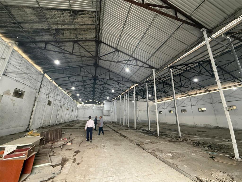 Chính chủ cho thuê 1.123m² kho tại 89 lạc long quân giá tốt hoa hồng nửa tháng