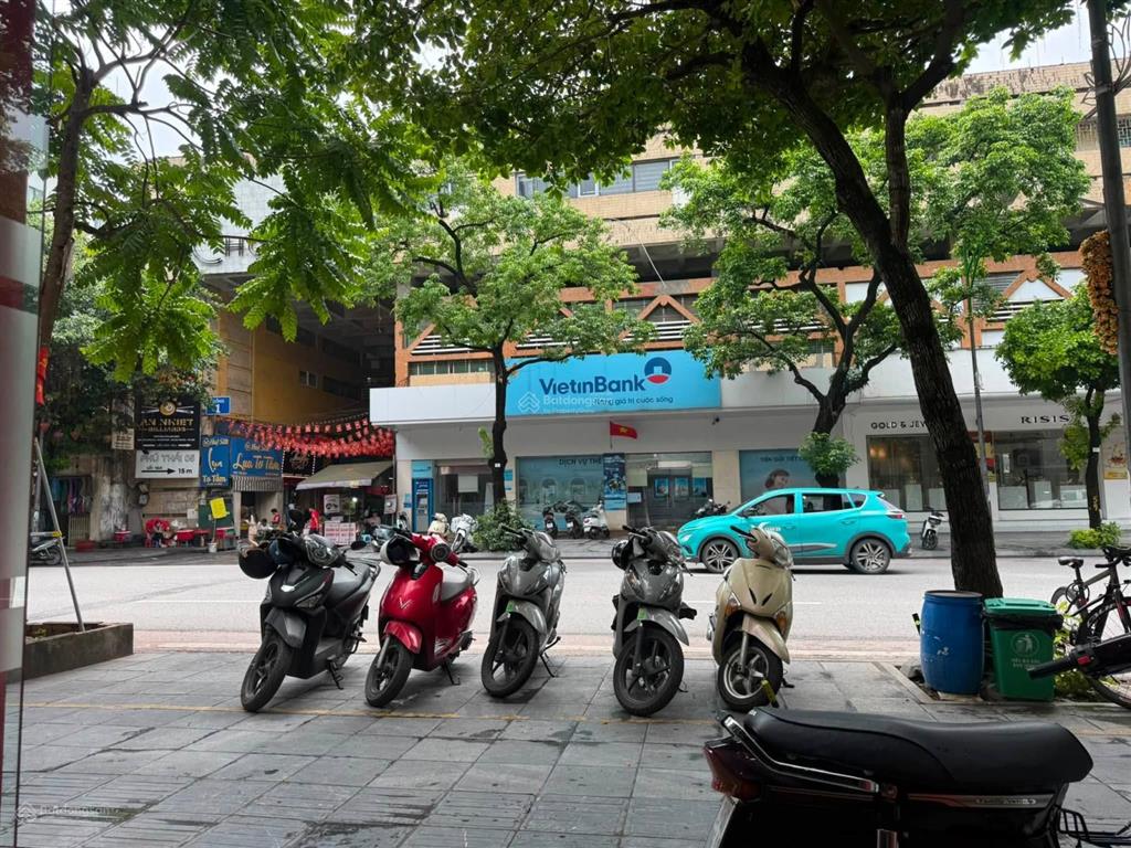 Cho thuê nhà mặt phố 88 phố huế, 200 triệu, 950 m2, giá ưu đãi chấp nhận tg