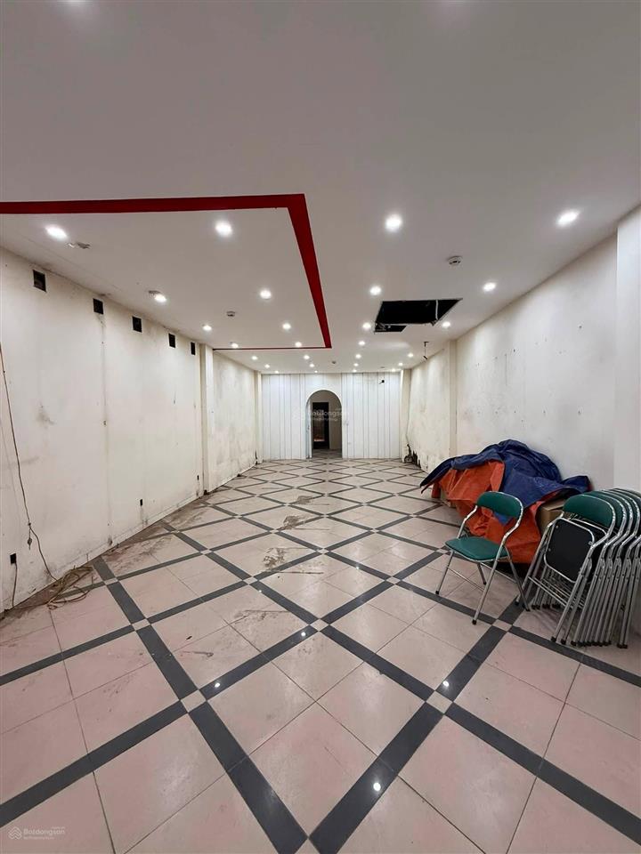 Cho thuê nhà mặt phố 88 phố huế, 200 triệu, 950 m2, giá ưu đãi chấp nhận tg