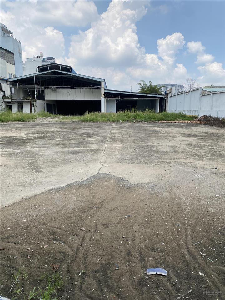Cho thuê 3200m kho xưởng mặt bằng. mặt tiền
