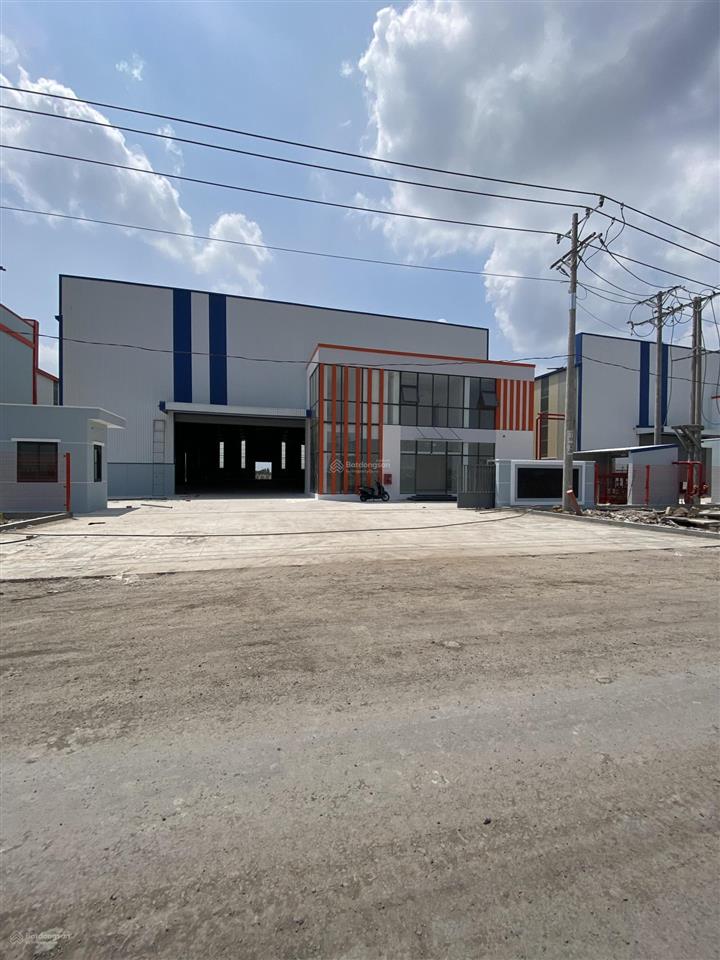 Cho thuê 5000m² kho xưởng mới xây