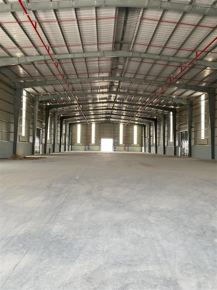 Cho thuê 5000m² kho xưởng mới xây