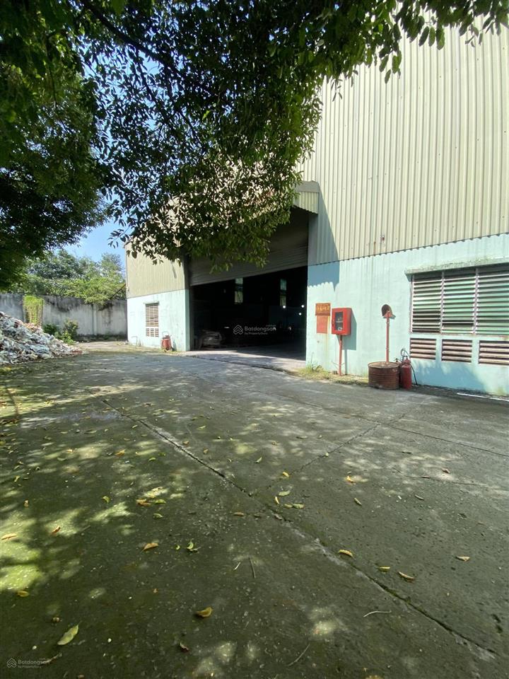 Cho thuê 1000m² kho xưởng tân bình