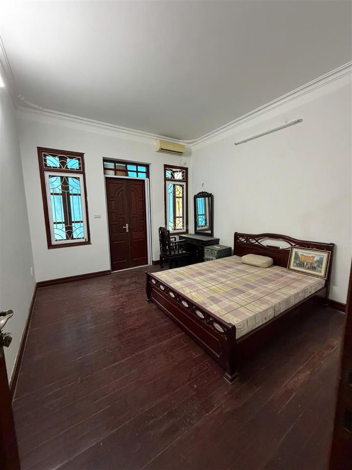 Bán gấp! nhà lạc long quân tây hồ, 35m2x5t, mt 4m, 10 tỷ, ô tô vào tận nhà