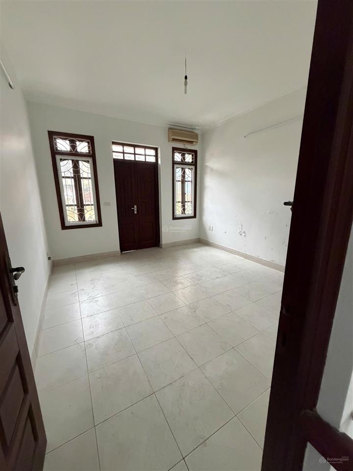 Bán gấp! nhà lạc long quân tây hồ, 35m2x5t, mt 4m, 10 tỷ, ô tô vào tận nhà