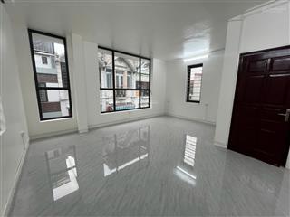 Cho thuê nguyên căn phố hoàng liệt, linh đàm,95m,4tầng,mt6.5m, lô góc, ô tô tránh, gần hồ linh đàm.
